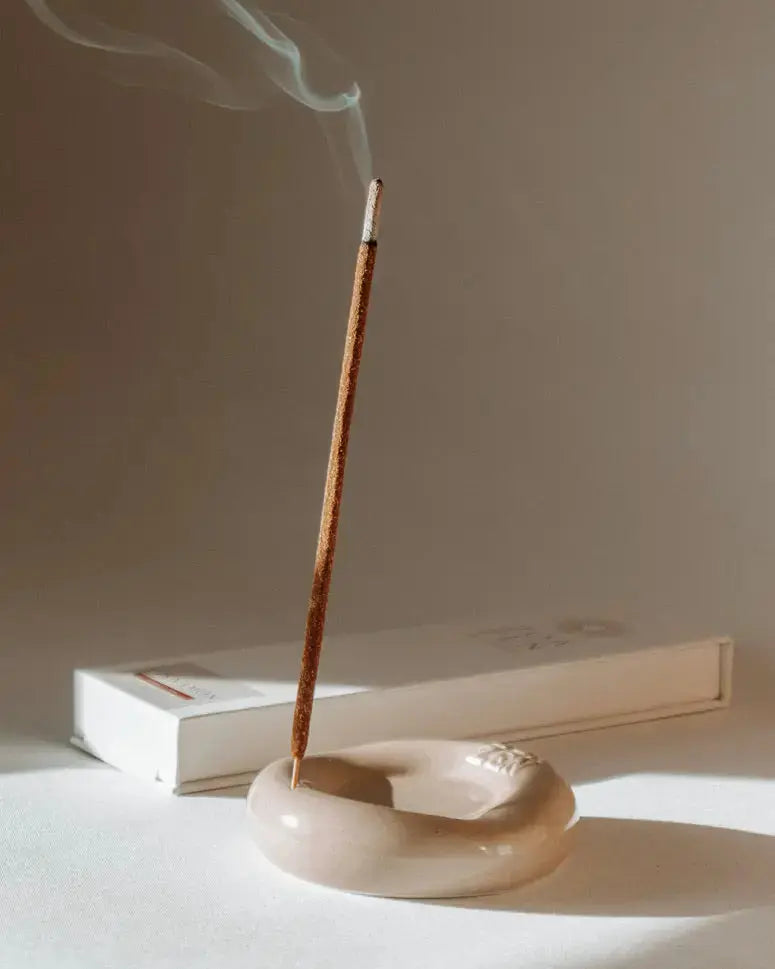 Cinnamon Zen Sticks von ZoaZen – natürliche Zimt-Räucherstäbchen der Pure Collection für Wärme und Geborgenheit – Produktansicht