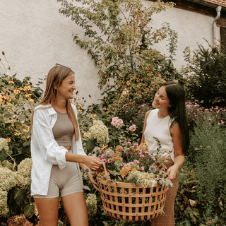 Celina und Doreen, die Gründerinnen von ZoaZen