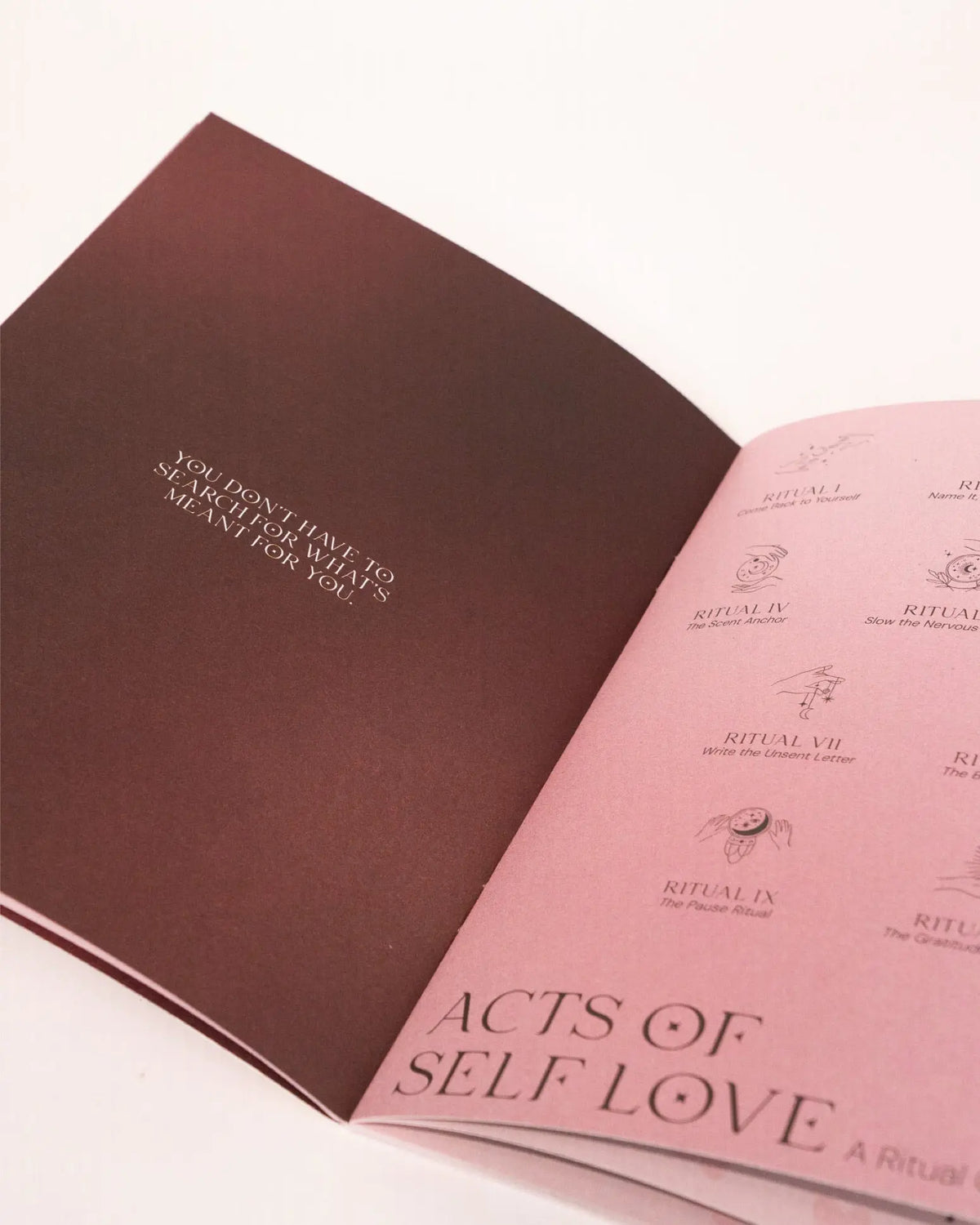 Acts of Self Love – gedrucktes Booklet von ZoaZen mit Selbstliebe-Ritualen und Affirmationen – weitere Ansicht