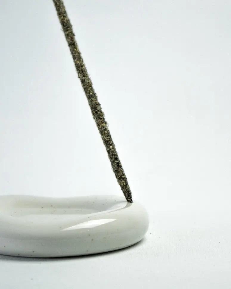 Zen Holder von ZoaZen – handgefertigter Keramikhalter für Zen Sticks und Zen Paper